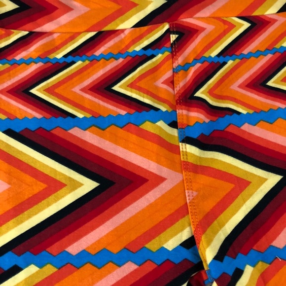 16 LuLaRoe Orange Red Yellow & Blue Leggings size OS - Picture 2 of 4